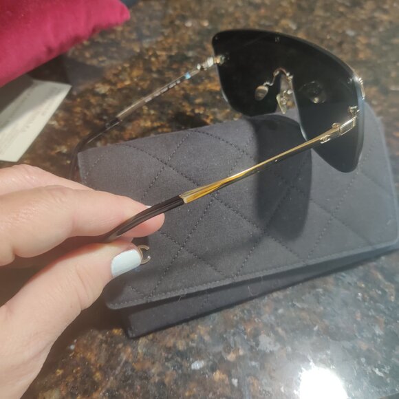 CHANEL 2025 Shield sunglasses New - Picture 6 of 8